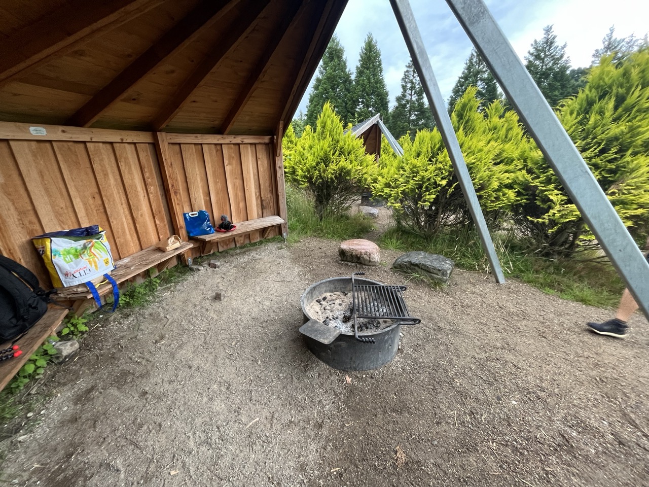 Shelter-Platz mit Feuerstelle und Holzhütte in Dänemark nahe Middelfart